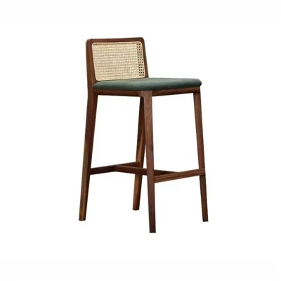 Vintage tömörfa rattan háttámlás bárszékek